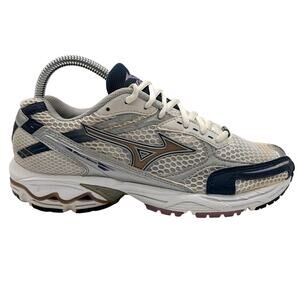 Mizuno Women's Athletic Shoes in Cream and Navy